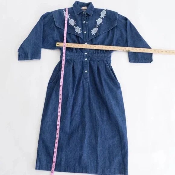 Vintage Tobi Dark Wash Button Up Western Cowgirl Denim Stud Midi Dress M - Picture 4 of 12